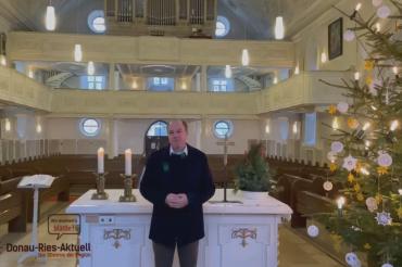 Dekan Armin Diener im Weihnachtsvideo. 