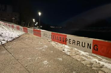 Polizeiabsperrung am Donauhafen