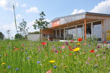 Das Bild zeigt den Dorfladen Oberndorf.