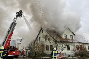 In Auchsesheim brennt eine Garage.