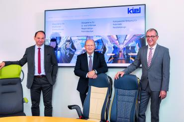 Bilden ab sofort die neue Geschäftsführung der Kiel Unternehmensgruppe (von links nach rechts): Stephan Stieglauer, Gerhard Hellweg und Jürgen Mill