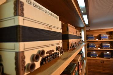 Die Steirische Harmonika per App und online lernen? Die Harmonika-Musikschule im Ries macht´s möglich.