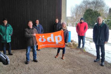 Die ÖDP-Mitglieder im Bundeswahlkreis 254 Donau-Ries haben ihren Bundestagsdirektkandidaten in Absprache mit der Stadt Donauwörth, dem Landratsamt Donauwörth und dem Landratsamt Dillingen, das für den Bundeswahlkreis Donau-Ries zuständig ist, coronabedingt in Donauwörth im Freien aufgestellt.