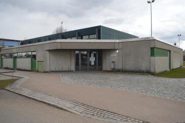 Die Schulturnhalle in Mertingen.