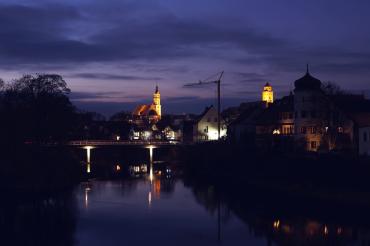 Das Bild zeigt Donauwörth während der Earth Hour im letzten Jahr. 