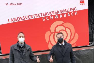 Der Alerheimer Bürgermeister Christoph Schmid (links) mit dem Spitzenkandidaten der SPD Bayenr, Uli Grötsch,