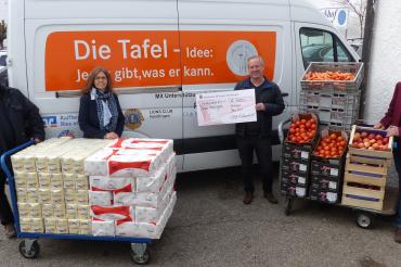 Das Bild zeigt Martin Schröppel, Susanne Vogl, Hans Hauber, Helmut Weiß.