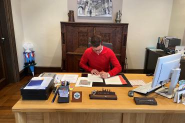 Das Bild zeigt Nördlingens OB David Wittner. 