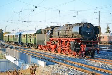 Das Bild zeigt eine Dampflock. 