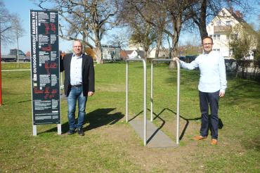 Das Bild zeigt von links: Uwe Dunziger und Bürgermeister Dr. Martin Drexler