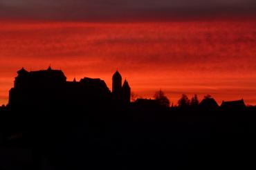 Schloss Harburg bei Nacht. 
