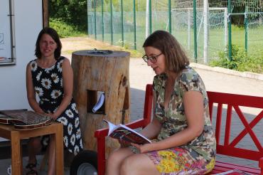 Der Funke sprang über. Andrea Koch und Autorin Petra Plaum hatten viel Spaß und unterhielten ihr Publikum bestens.  