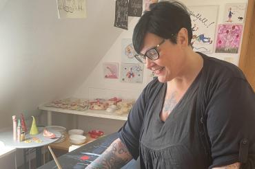 Corinna Florian-Dischinger in ihrem Atelier in Nördlingen. 