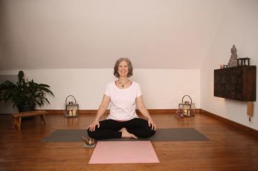 Angelika Baier von „YOGA Angelika Baier“ bietet am 18. Juli einen kostenlosen "Achtsamkeits-Walk" durch den Rieser Sportpark an. 