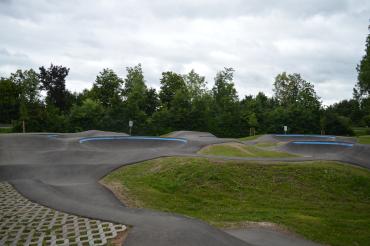 Die neue Pumptrack-Anlage bietet durch ihre innovative Streckenführung viele Variationsmöglichkeiten. 