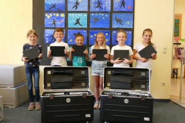 Mit der Hilfe von 50 Tablets haben die Schüler*innen der Grundschule Marktoffingen ganz neue Möglichkeiten, ihren Unterricht mitzugestalten. 
