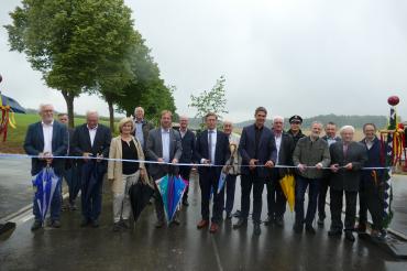 Vertreter aus der Politik haben am vergangenen Mittwoch die neue Kreisstraße eröffnet. 