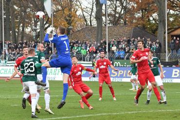 Das Bild zeigt eine Spielsituation beim letzten Aufeinandertreffen in Schweinfurt.