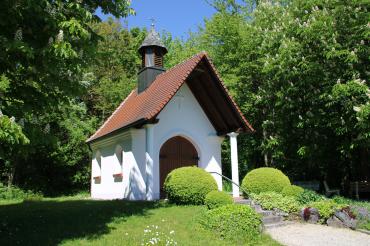 Kapelle im Grünen
