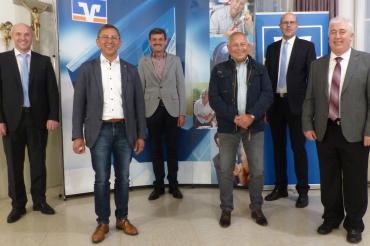 Vorstand Bernd Frisch, Wilhelm Rehklau, Werner Geiß, Karl Metzger, Vorstand Klaus Pelz und Aufsichtsratsvorsitzender Hermann Rupprecht. 