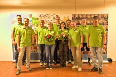 Die neu gewählte Vorstandschaft (von links): Michael Hesselt Beisitzer, Thomas Krepkowski Jugendreferent,  Fritz Funk Beisitzer, Gabi Schmid Schriftführerin, Dr. Bernd Prause Beisitzer, Claudia Reichenbacher 1. Vorsitzende, Ernst Sonnenleitner 3.Vorsitzender, Werner Jäntsch Schatzmeister, Gustav Dinger jun. Naturschutzreferent, Dr. Dieter Wörle 2. Vorsitzender. 