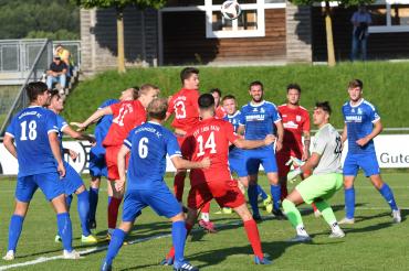 Toto-Pokal Rain Kissing