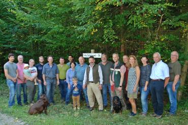 Auf dem Bild zu sehen die Karab Gruppe.