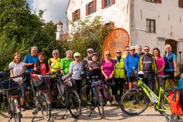 Auf dem Bild zu sehen die Radfahrer.