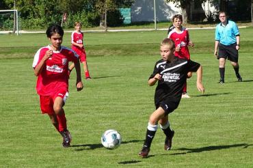 Auf dem Bild sieht man das Fußballspiel JFG Lech-Schmutter U14 gegen TSV 1896 Rain II  1:0