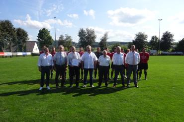 Auf dem Bild zu sehen Klaus Stubenrauch, Josef Wiedemann, Reinhold Jung, Werner Heller, Rudolf Haid, Günther Andermann, Herbert Baab und die erste Herrenmannschaft des SG Großsorheim /Hoppingen.
