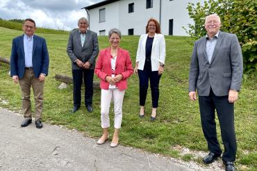 Auf dem Bild zu sehen Ulrich Lange, MdB, Stellvertreter Gerhard Feldmeier, MU-Kreisvorsitzende Birgit Rößle, Stellvertreterin Heike Klauser, Stellvertreter Reinhold Bittner.