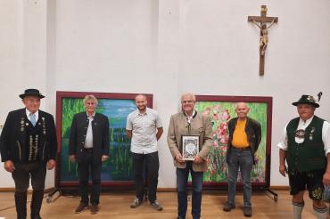 Auf dem Bild zu sehen (von links): 1. Vorstand Albert Kapfer, Gerhard Martin (geehrt für 30 Jahre Mitgliedschaft), Jörg Weiß (neugewählter Kassier), Hans Hafner (neues Ehrenmitglied und ehemaliger Kassier), Albert Schweinböck (geehrt für 30 Jahre Mitgliedschaft) und Michael Forthofer (2. Vorstand). 