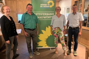 Auf dem Bild zu sehen Jule Eibl (Beisitzerin), Albert Riedelsheimer (Sprecher), Bärbel Stahl (Sprecherin) und Rainer Stahl (Schriftführer).