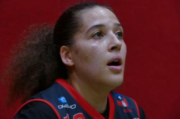 Auf dem Bild zu sehen Anissa Pounds.