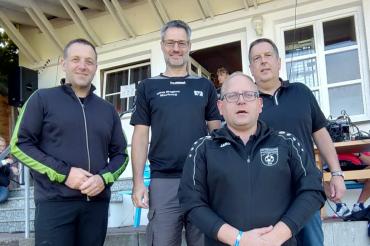 Auf dem Bild sieht man die Vorstandschaft der JFG Region Harburg