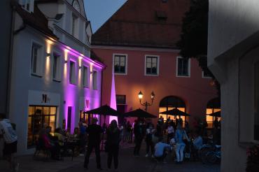 Auf dem Bild zu sehen die Sonnenstraße bei schöner Beleuchtung.