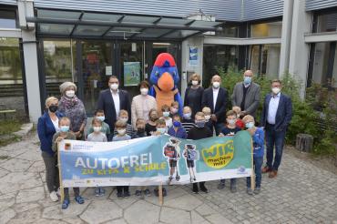 Das Bild zeigt die Klasse 2b der Grund- und Mittelschule Asbach-Bäumenheim