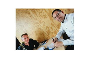 Von links: Marko Bauer, Geschäftsführer Fornax und Ulrich Laufer, Geschäftsführer Comtex. 