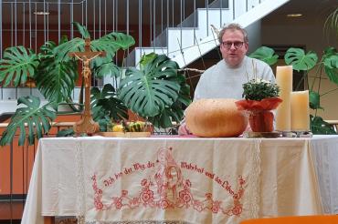 Auf dem Bild sieht man den Diakon Jürgen Kühn.