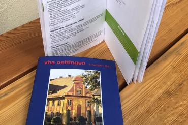 Das Herbstprogramm der Volkshochschule Oettingen kommt in komplett neuem Layout. 