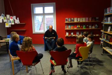 In der Donauwörther Stadtbibliothek beginnen wieder Vorlesestunden für Kinder.