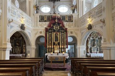 Die ehemalige Wahlfahrtskirche in der JVA Niederschönenfeld. „Wenn die Weihnachtszeit naht, dann hoffen manche Gefangene vor allem darauf, noch vor Heiligabend entlassen zu werden. Für einige Insassen ist diese Zeit schon sehr emotional“, berichtet Wolfgang 