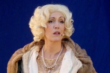 Nördlinger Autorin und Schauspielerin Clarissa Hopfensitz.