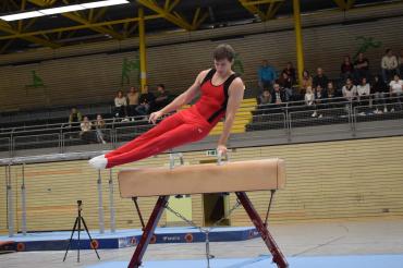 Manuel Neumeier am Pferd.