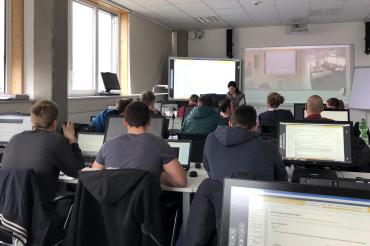 Studierende bei einer Vorlesung