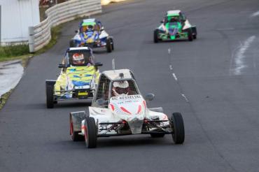 Im Bild zu sehen ist vor der Amerdinger Marco Fürst Klasse 