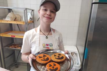Seit dem 28. August hat in Nördlingen das Café Infield geöffnet. Inhaberin Lucy Löfflad hat sich mit dem Café einen echten Kindheitstraum erfüllt. 