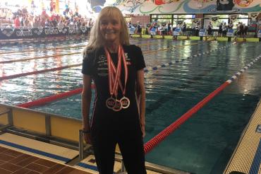 Hochzufrieden holte Claudia Koch in Innsbruck drei Medaillen bei den Internationalen Österreichischen Meisterschaften.