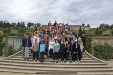 Auf dem Bild sieht man die Q12 bei ihrer Studienfahrt.