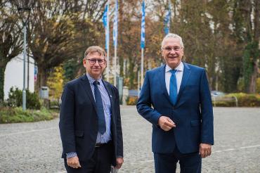 Im Rahmen der KPV-Landesversammlung in Erding trafen sich der KPV-Vorsitzende Stefan Rößle und Staatsminister Joachim Herrmann.